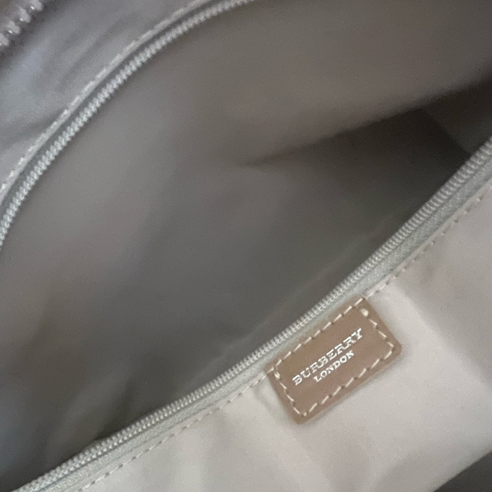 Burberry tote pink with COA and dust bag - Picture 9 of 17